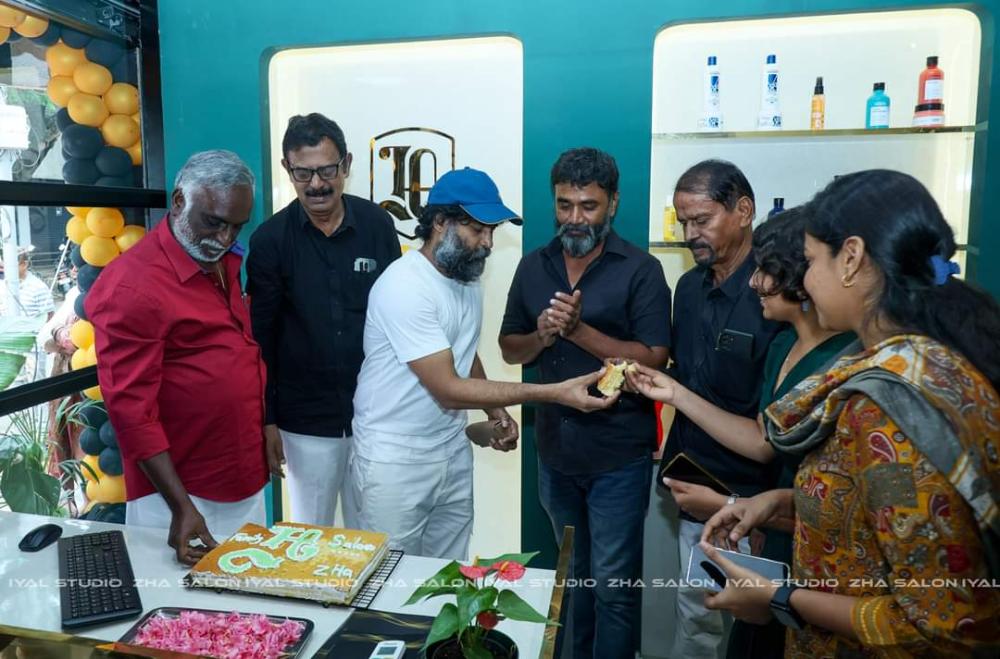 family-saloon-open-celebration-atta-kathi-dinesh